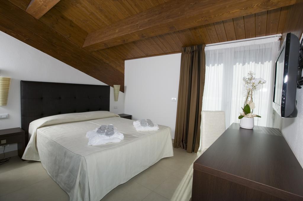 Hotel Iride & Spa Cesenatico Værelse billede